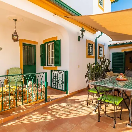 Holiday home In Guia Mit Privatem Grill Gale (Albufeira)